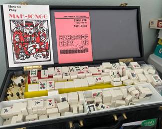 Mah-Jongg set
