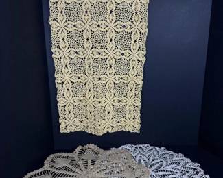 097 handmadecrochetlacetablerunnertwov