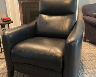104 modernblackleatherpowerreclinerchai