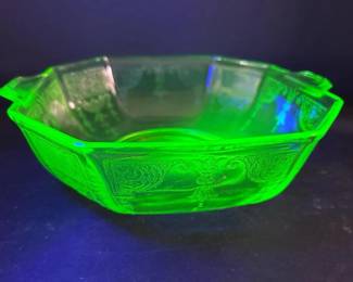 024 vintagegreenuraniumdepressionglasso