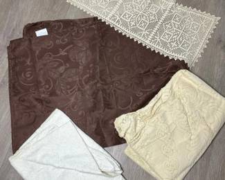 302 tableclothlot