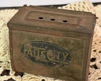319 vintagefallscitymetalbaitbox
