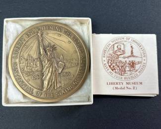 165 statueoflibertycentennialbronzemeda