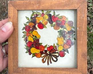 336 vintagefoilartglassfruitwreathpane