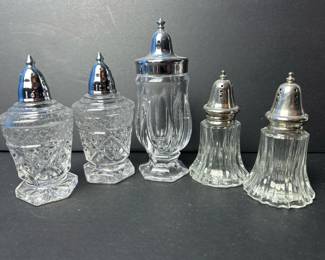 155 fivevintageglasssaltpeppershakerst