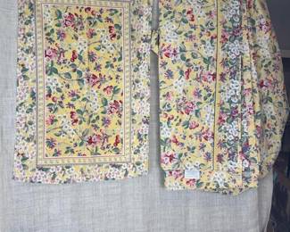 210 sheridan100cottonfloralyellowfitted