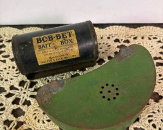 029 vintagebobbetrotatingbaitboxbywal