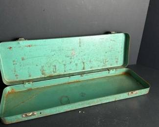 040 vintagegreenmetaltoolcasehingedlid