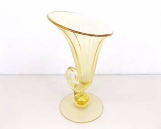 Cambridge Mandarin Gold Cornucopia 10" Vase