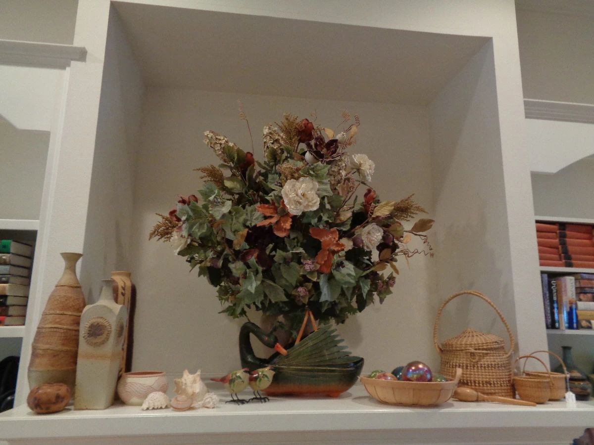 Large Floral Piece, Baskets, Pottery