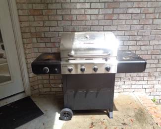 Charbroil Grill W/ Tank