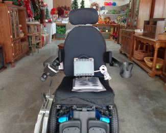 Quantum Edge 2.0 Mobility Scooter w/Ramp