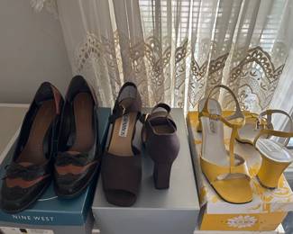 Women's Clothing Small to Medium, Shoe Size 7