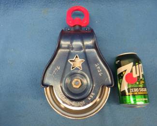 Lot 32. Vintage repainted all-metal pulley with a Semiquincentennial theme
