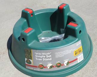 Lot 117. Christmas tree stand. Appears to be unused.