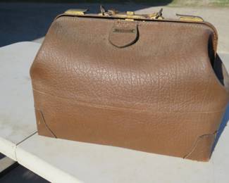 Lot 172. Vintage leather doctor-style bag from the Stanley Baggage Co .,Stanley, Wisconsin