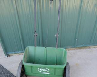 Lot 191. Scotts AccuGreen 1000 spreader