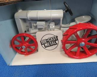 Lot 226. Ertl Fordson Tractor 1/16 scale