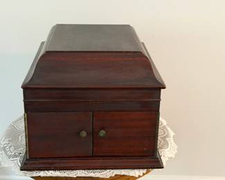 ANTIQUE VICTOR TALKING MACHINE VICTROLA VV-IX
