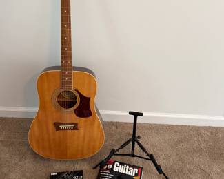 FIRST ACT DREADNOUGHT ACOUSTIC GUITAR W FENDER STAND