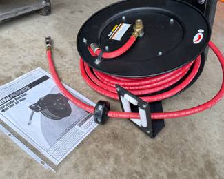CENTRAL PNEUMATIC 50 FT AIR HOSE W RETRACTABLE REEL