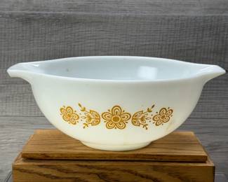 VINTAGE PYREX BUTTERFLY GOLD CINDERELLA BOWL