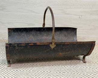 VINTAGE METAL FIREPLACE LOG HOLDER WITH HANDLE