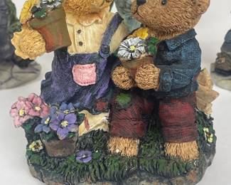 FIGURINES BOYDS BEARS & SCHOOL BOYS
