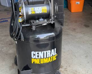 CENTRAL PNEUMATIC 29 GALLON VERTICAL AIR COMPRESSOR