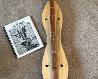 4 STRING MOUNTAIN DULCIMER W LARKIN'S BOOK