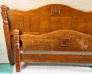 SOLID WOOD FULL SIZE BED