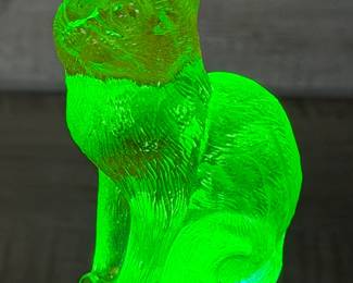 MOSSER URANIUM VASELINE GLASS CAT FIGURINE