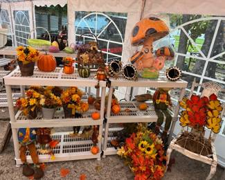 Fall Devorstions.  Table trady