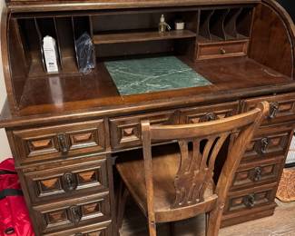 Roll top desk