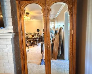 Large Armoire great condition 