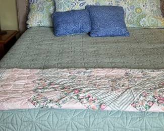 Queeen Size bwd with padded Head board