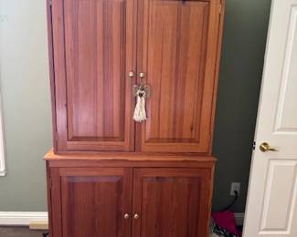 Quality wooden Entertainment Hutch