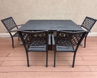 Metal Outdoor Dining Set with Lattice Back Chairs