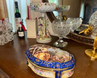 Sèvres style dresser / trinket box