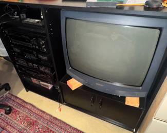 big butt TV just right for vintage arcade gamers (or is that vintage arcade games to be played by not so vintage arcade gamers? :))
