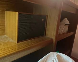 Realistic TM AM or FM Stereo Tuner and SA Integrated Stereo Amplifier with Speakers fourth image