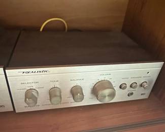 Realistic TM AM or FM Stereo Tuner and SA Integrated Stereo Amplifier with Speakers fifth image