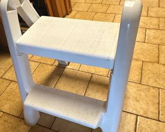 Rubbermaid EZ Step Step Folding Step Stool