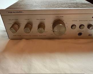 Realistic SA Integrated Stereo Amplifier