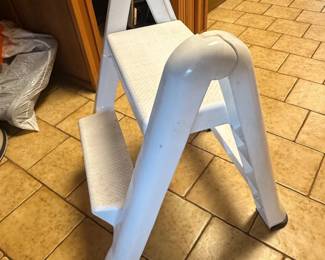 Rubbermaid EZ Step Step Folding Step Stool second image