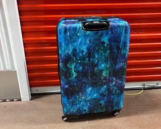 Gently Used Large Plastic Liggage Pc $20 OBO b/4 5/19/2026