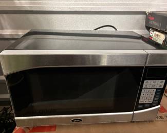 Oster Stainless Microwave $30 OBO b/4 5/19/2026