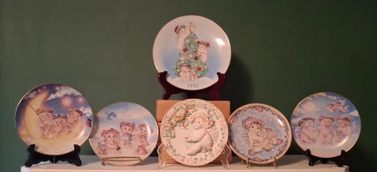 Dreamsicles Plates (most have boxes, numbered & certificates inside) 