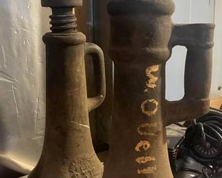 Cast-Iron Jacks 