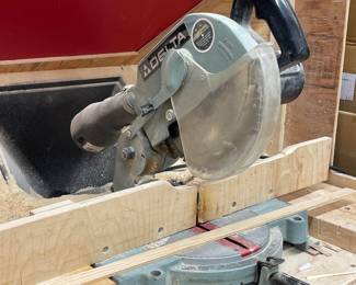 DELTA Miter Saw